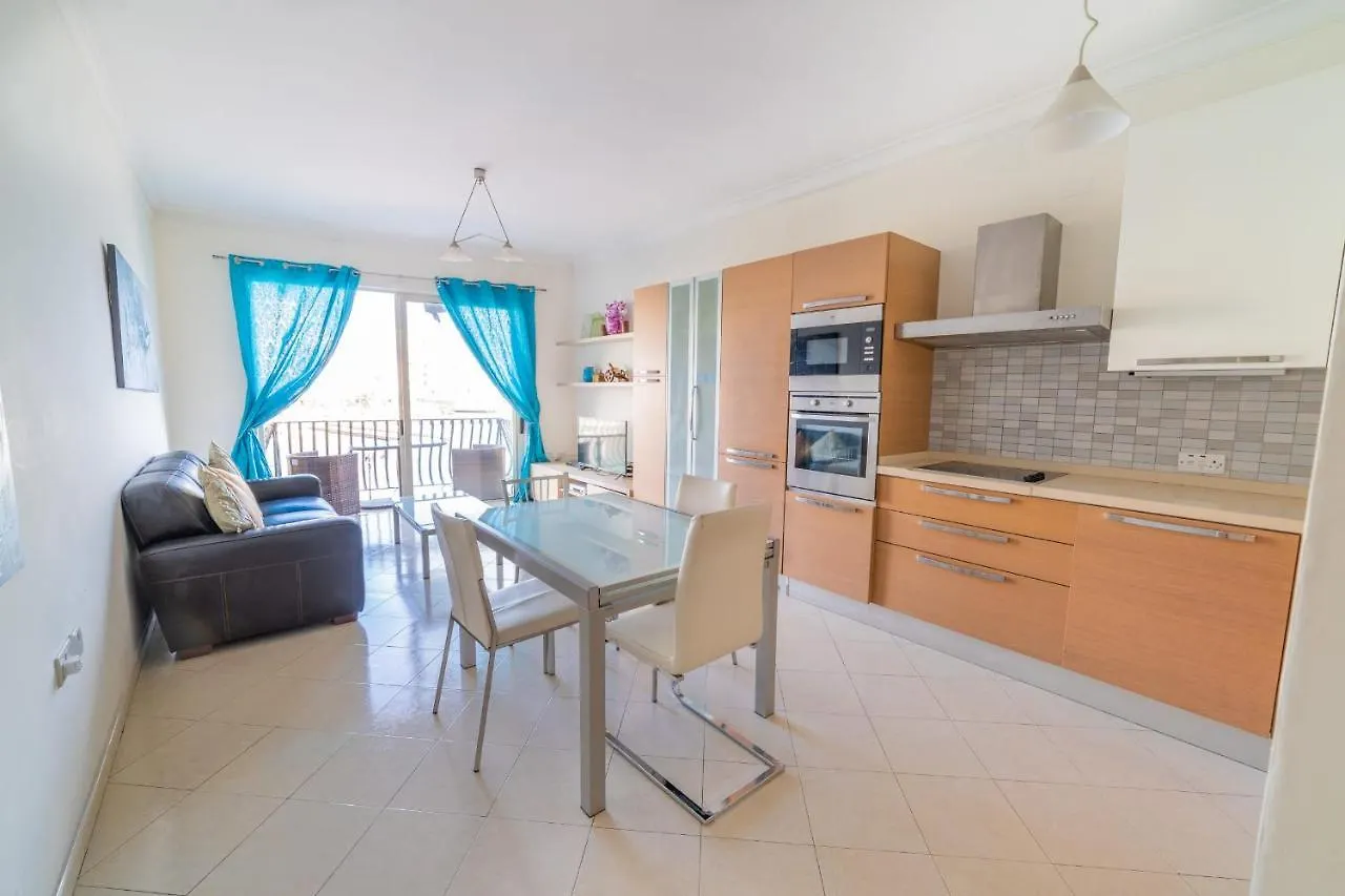 Superb Views Of Spinola Bay In Heart Of Stjulians-Hosted By Sweetstay Saint Julian's Malta